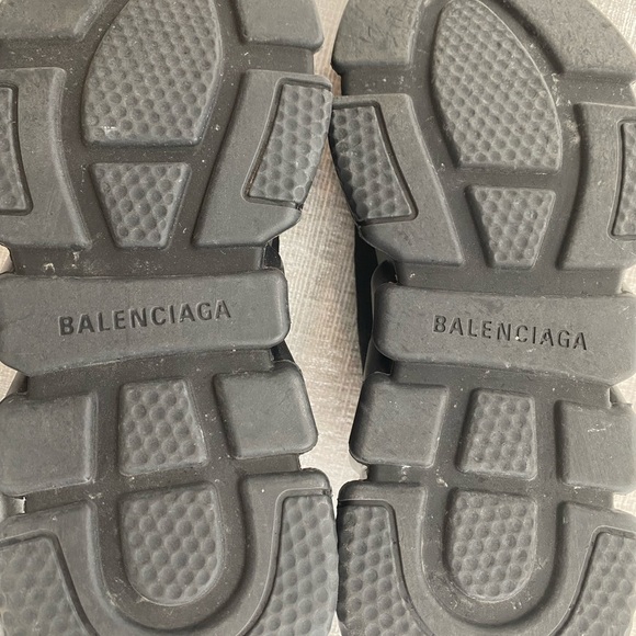 AUTHENTIC Balenciaga all black WORN ONCE ONLY! Amazing condition. Size 6 women - Picture 4 of 5